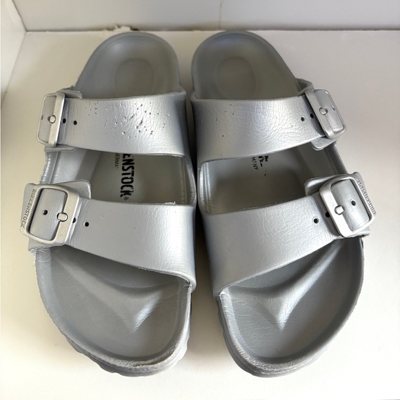 🩶BIRKENSTOCK ARIZONA Metallic Silver Sandals with Buckle Straps Size US6🩶 - Picture 4 of 14